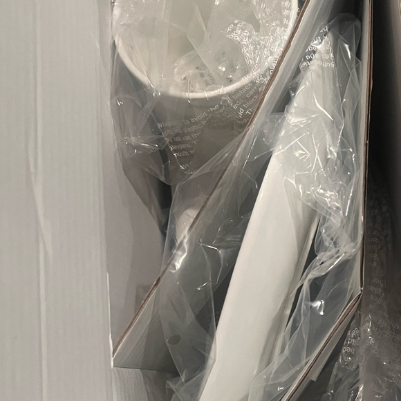 Wedgwood Vera Venato Imperial 4-Piece Place Setting - Picture 4 of 7